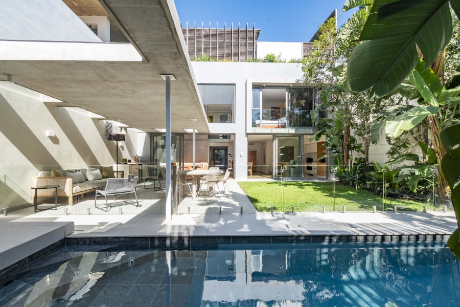 4 Bedroom Property for Sale in Fresnaye Western Cape